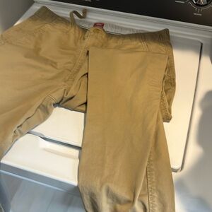 Men’s Khaki Joggers, size Lg, Levi’s